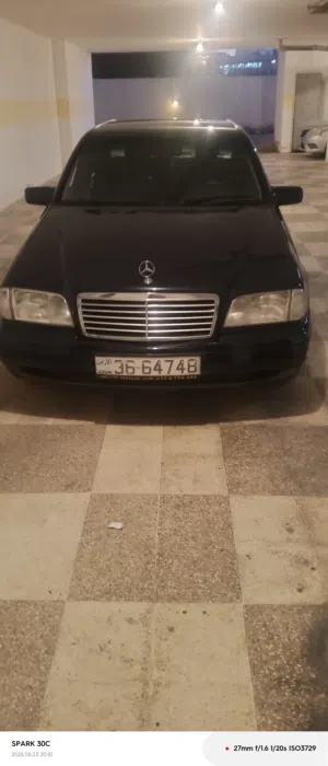 مرسيدس c180 موديل 1995 لون كحلي فل عدا الفنحه