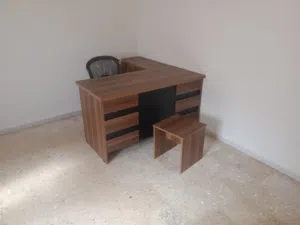 مكتب مدير للغرف الصغيرة