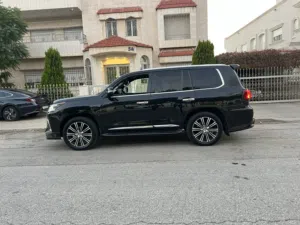 Used Lexus LX in Amman
