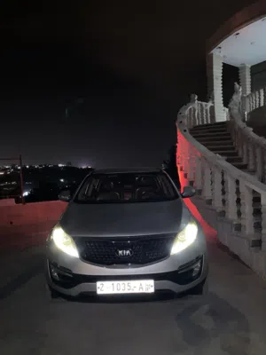 كيا سبورتاج 2015 في الرخصة ديزل 4*4 فل ما عدا فتحة فحص ممتاز دهان 3 قطع فقط للبيع كاش فقط او بدل