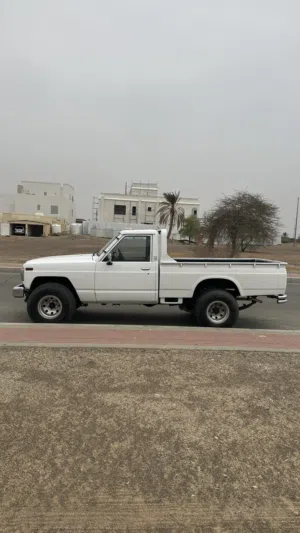 Nissan patrol pickup   Model 1989 Color white  15 inch rims  Android screen  Ac cooling 4x4 working