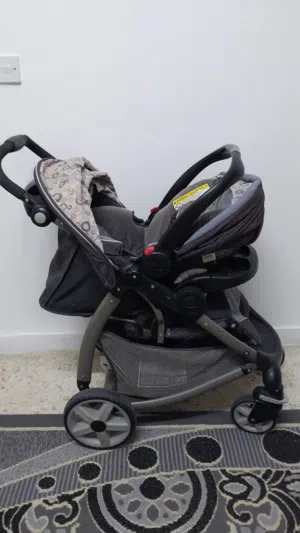 عرباية أطفال CARGO + كارسيت بحالة ممتازة