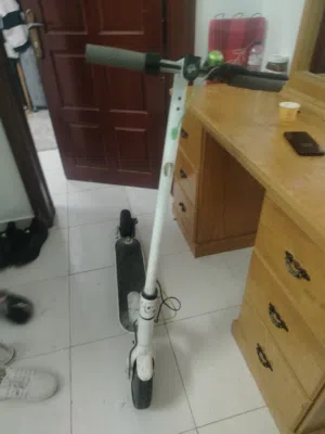 اسكوتر مستعل للبيع سعر خاص لسرعه البيع 15 دينار غير قابل للتفاوض اسكوتر بيمشي حتي 20 كيلو