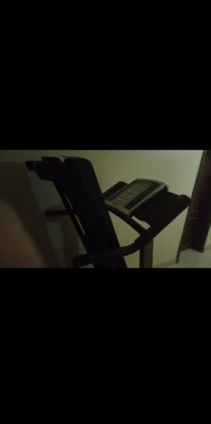 جهاز سير للمشي (weslo)