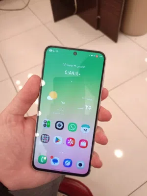 Samsung galaxy A56  شبه جديد للبيع او للبدل