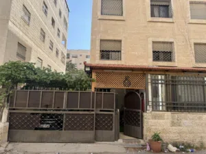 125 m2 4 Bedrooms Apartments for Sale in Amman Jabal Al Zohor