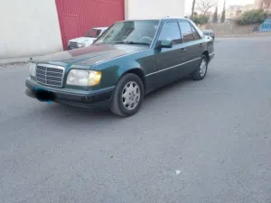 يوجد لدينا مرسديس ارنب موديل 95 *مكينة سته بوستون E320 *صدمتها شرخ بالاصطب الخلفي +شرخ بالصدام الخل