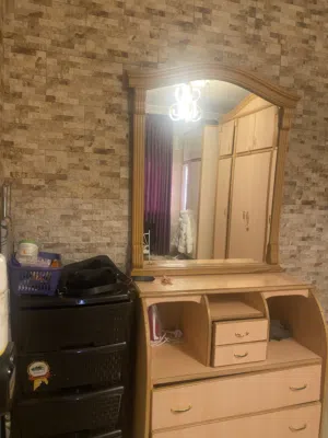 تسريحة / تواليت ثقيل مستعمل للبيع 35 دينار في مجال