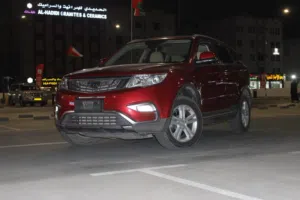 سيارة جيلي امجراند X7 موديل 2018 بترول باللون الأحمر بحالة جيدة