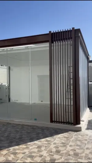 خيمة زجاج بخشب طبيعي للبيع