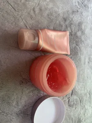 مرطب وماسك الكولاجين من ميد كيوب مستعمل