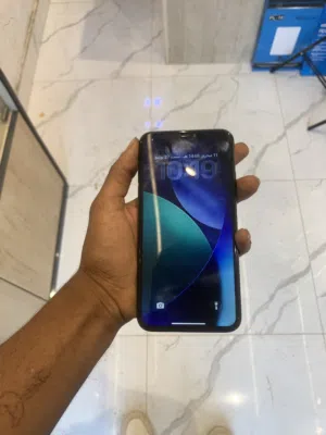 Iphone 11 pro max 64GB محلي