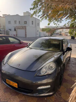 V6 naturally aspirated rear wheel drive 2012 Porsche Panamera