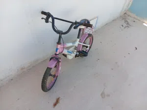 دراجه هوائيه BMX جنط 12 للبيع 25 دينار