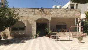 250 m2 3 Bedrooms Townhouse for Sale in Amman Al Muqabalain