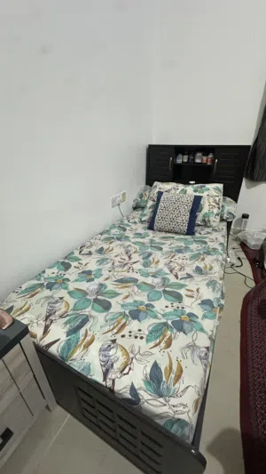 Ikea سرير فردي حالة ممتازه جديد new single bed