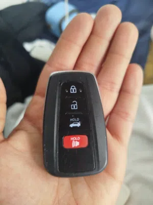 مفتاح للبيع ا سيارت راف فور