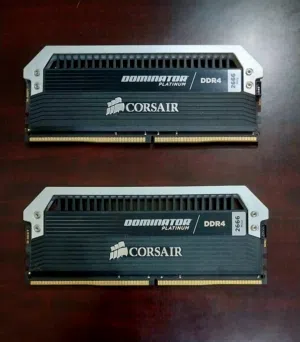 RAM 16 GB .