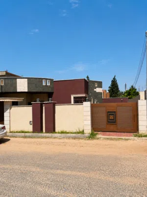 220 m2 3 Bedrooms Villa for Sale in Tripoli Al-Serraj