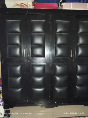 good condition duble door and big size Almirah
