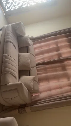 كنب شبه جديد للبيع 150 نظيف مو مستعمل كثير 4 قطع
