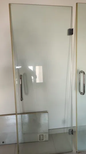 للبيع ابواب زجاج مستعملين