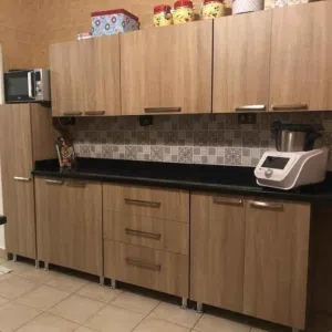 مطبخ 2.5 متر + دولاب خشب اتش بي ال بسعر جيد جدا