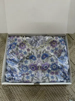 مخورات مخور حرير إندونيسي بنقشة الزهور من كل قطعة تباع ريال للتبرع  يوجد توصيل لجميع مناطق السلطنة