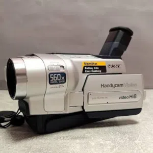 كاميرا Sony CCD-TRV218E Hi8 مستعملة وبحاله نظيفه جداً