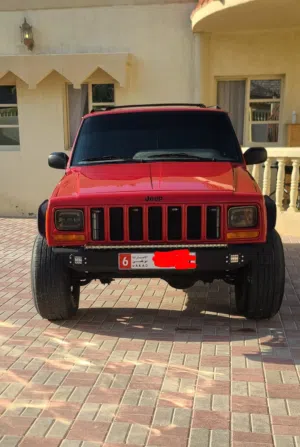 جيب شيروكي قير عادي موديل 98