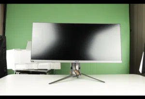 سلام عليكم شباب شاشة من شركة asus حجم