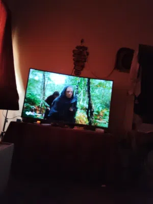 شاشه جيباس 55 بوصه استعمال جيد بسعر مغري