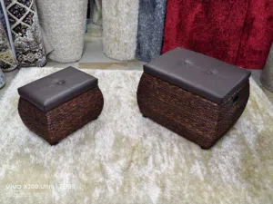 صناديق قش مع مقعد