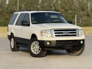 2013 Ford Expedition, GCC specs, excellent condition, no accidents, no expenses needed, ready to use