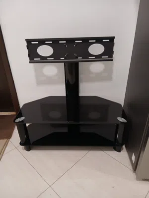 ترابيزة وحامل شاشة