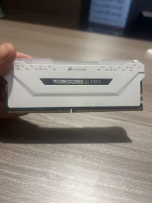 رام 16 gb من كورسير ddr4