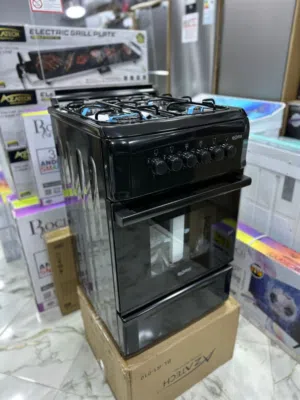 Cuisinière de marque Gork – couleur noire complète Dimensions : 50 cm / 50 cm