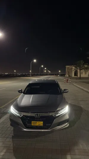 للبيع هوندا اكورد 2018 موتر نظيف وأموره طيبه