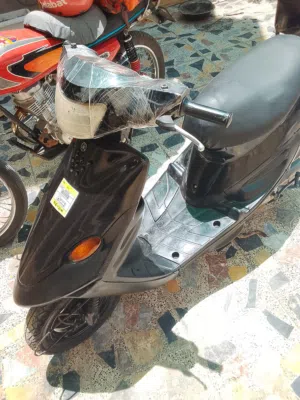 9 زروف 250 وبيها مجال (الكهربائيات طافيه ) مكينه ما مفتوحه بلاديه