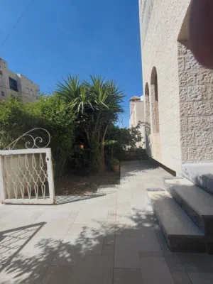 350 m2 3 Bedrooms Apartments for Rent in Amman Al Rabiah