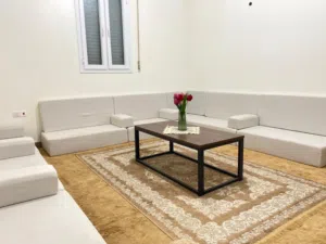 صالون أرضي 7 طروف وزاوية ، اسفنج بودري وسنادات اسفنج قهوي