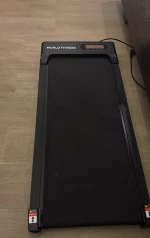 جهاز رياضي للمشي أو الجري في الأماكن المغلقة flat