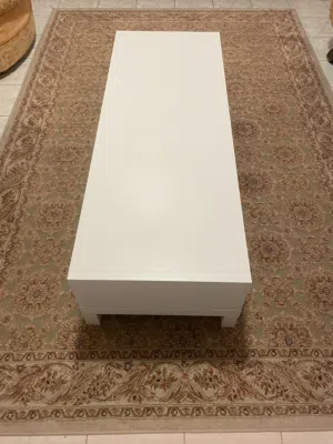 طاولة تلفزيون