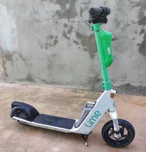 سكوتر كهرباء للبيع 50شيكل يحتاج الى بطارية