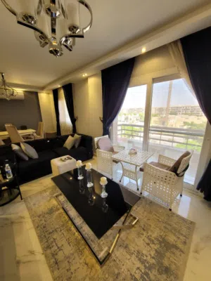 شقه لقطه للبيع مدينتى b6 كاش بسعر مغري جدا