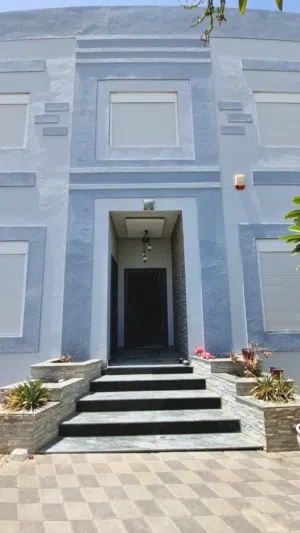 فيلا راقية للإيجار في المعبيلة الثامنة. Elegant Villa for Rent in Al Maabilah 8