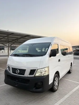 Nissan Urvan Hiroof Passenger 14 Seat 2015 – GCC Specs 220,000 km
