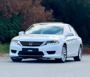 هوندا اكورد موديل 2014 خليجي 4 سلندر فتحتة سقف + مثبت سرعة+نظام ECON بحالة ممتازة