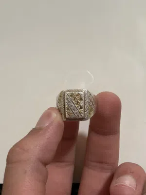 خاتم فضة 935 أمريكي مرصع ب 8 الماسات وزنه 13.34 جرام