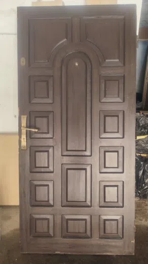 باب خشب مستعمل